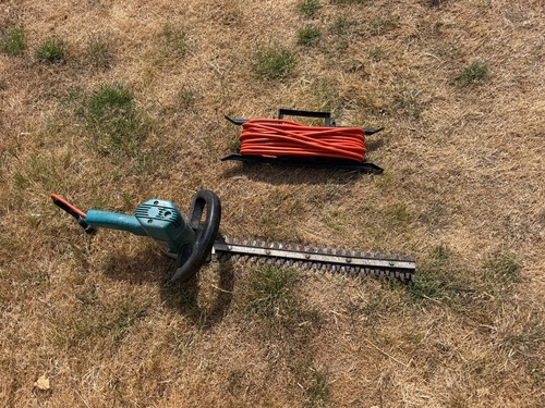Electric hedge trimmer with - hedge,